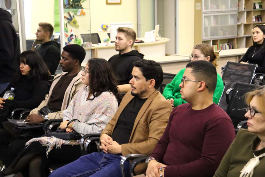 События НИУ «БелГУ» иностранные студенты обсудили вечные ценности, цифровой мир и мировые религии