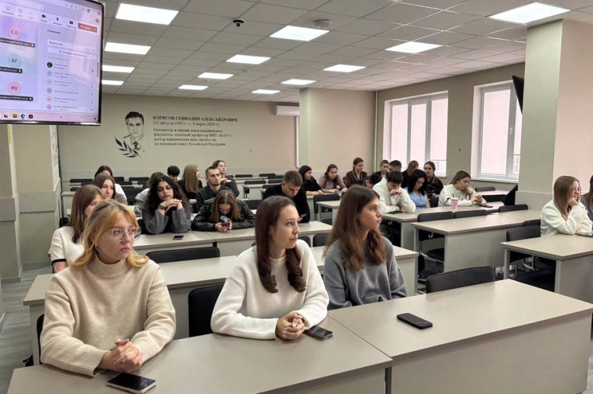 События НИУ «БелГУ» «университетская среда» в общественно-гуманитарной профшколе: от погружения в право до деловых коммуникаций 